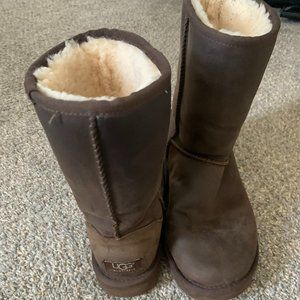 Ugg Boot Womans Classic Short - Chocolate Brown - Size 9